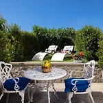 Al Mulino - Mediterranean Garden Retreat In