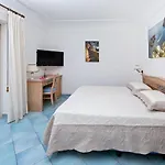 Al Mulino - Mediterranean Garden Retreat In