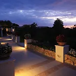 Al Mulino - Mediterranean Garden Retreat In