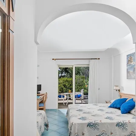 Al Mulino - Mediterranean Garden Retreat In Hotel