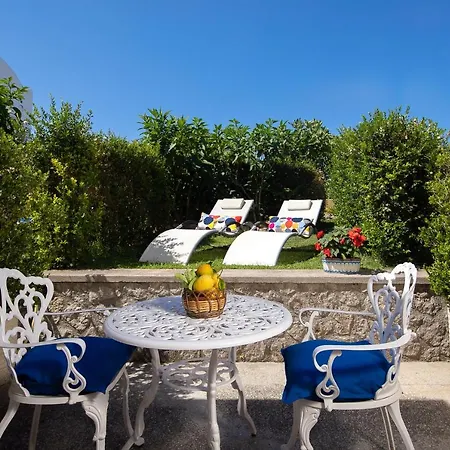 Al Mulino - Mediterranean Garden Retreat In