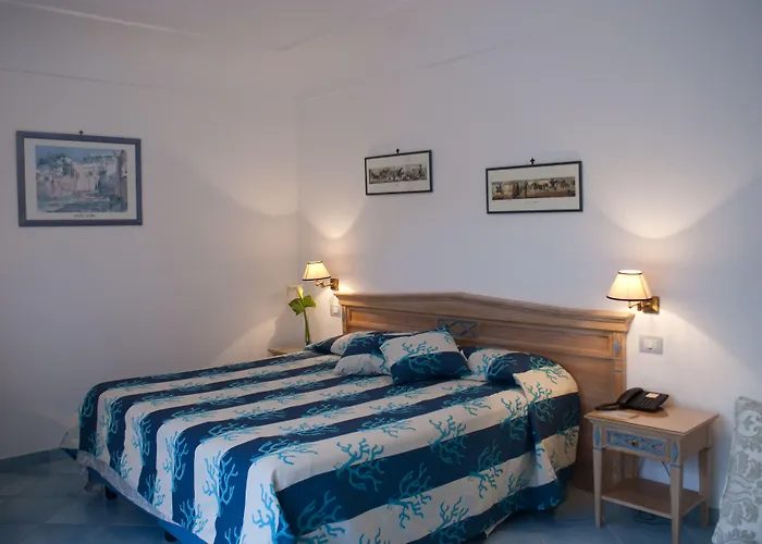 Отель Hotel Al Mulino - Mediterranean Garden Retreat In Anacapri 3*