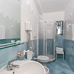 Al Mulino - Mediterranean Garden Retreat In אנה קאפרי