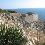 Al Mulino - Mediterranean Garden Retreat In מלון