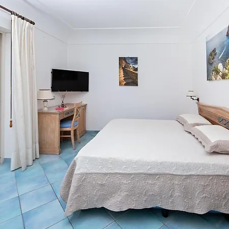 Al Mulino - Mediterranean Garden Retreat In